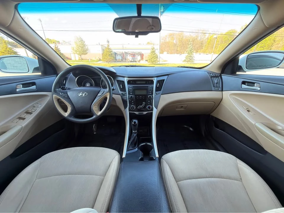 2012 Hyundai Sonata - Image 9 of 19