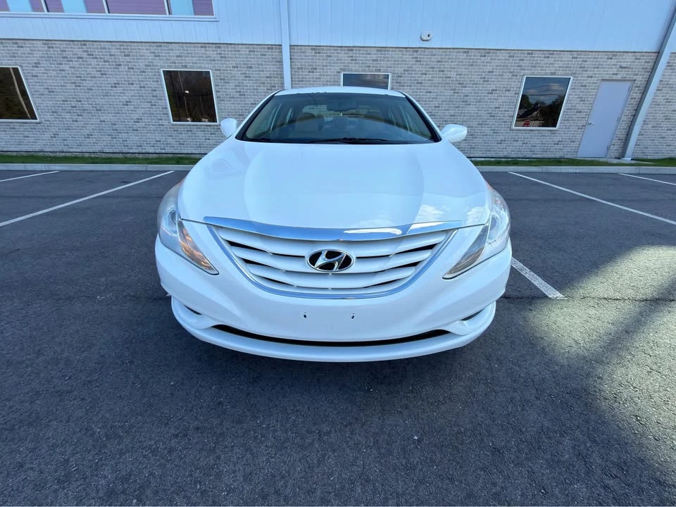 2012 Hyundai Sonata - Image 2 of 19