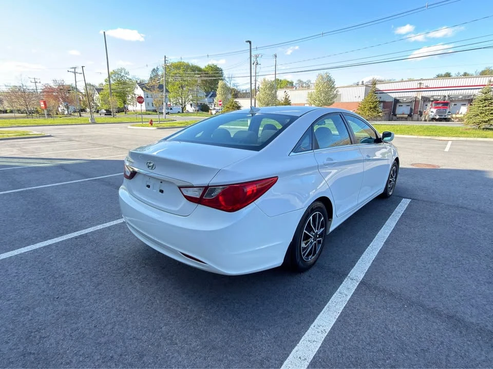 2012 Hyundai Sonata - Image 7 of 19