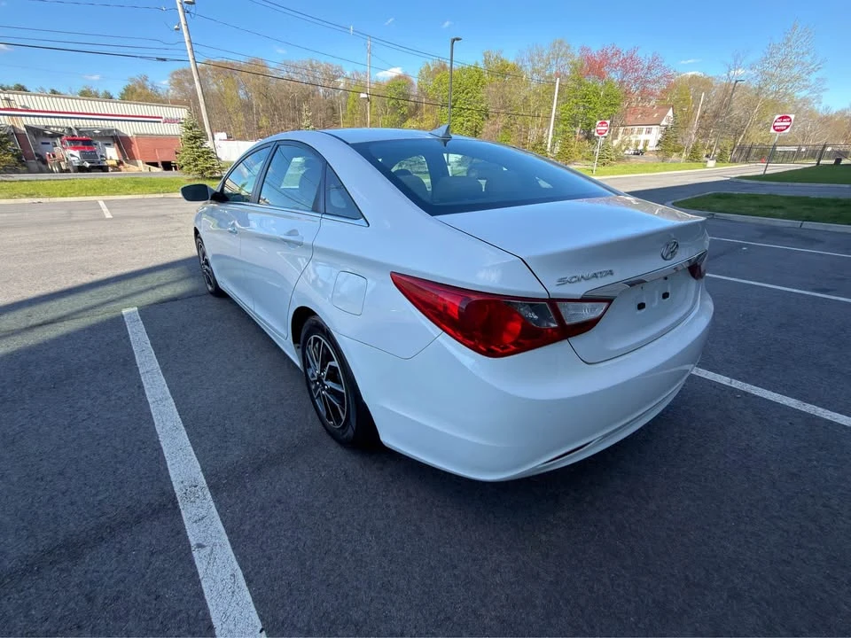 2012 Hyundai Sonata - Image 8 of 19
