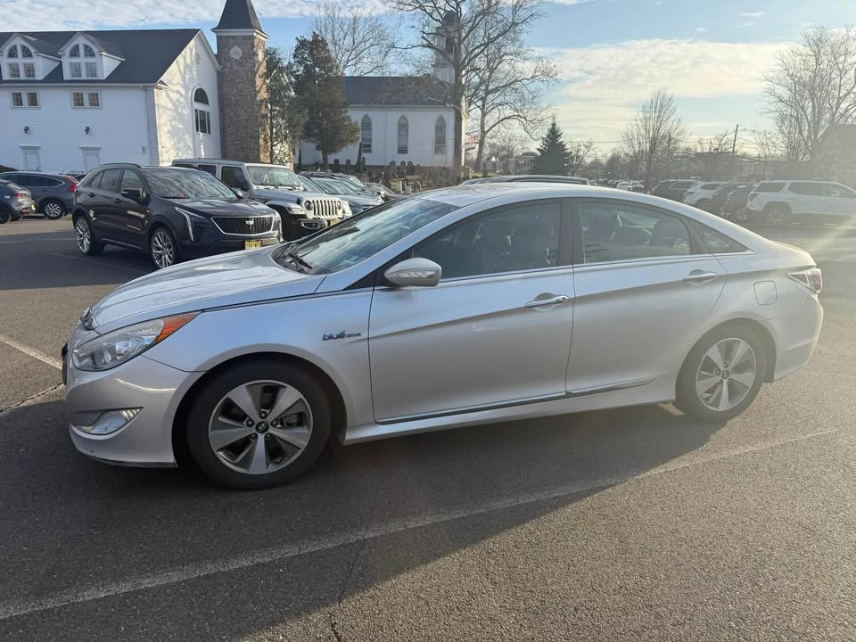 2012 Hyundai Sonata - Image 5 of 6