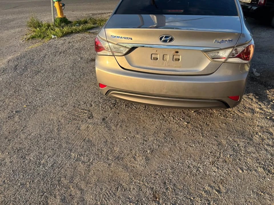 2012 Hyundai Sonata - Image 4 of 5