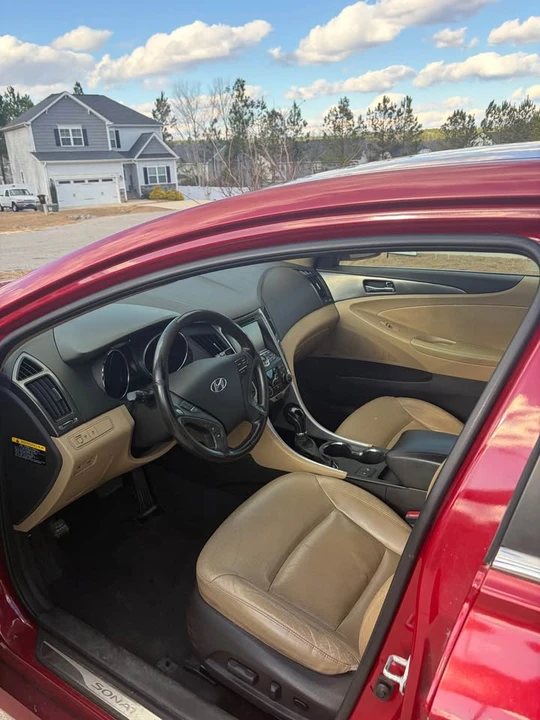 2012 Hyundai Sonata - Image 5 of 7