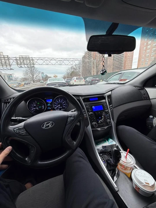 2012 Hyundai Sonata - Image 2 of 4