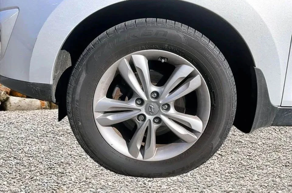 2012 Hyundai Tucson - Image 9 of 13
