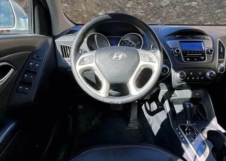 2012 Hyundai Tucson - Image 4 of 13