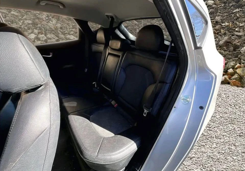 2012 Hyundai Tucson - Image 11 of 13