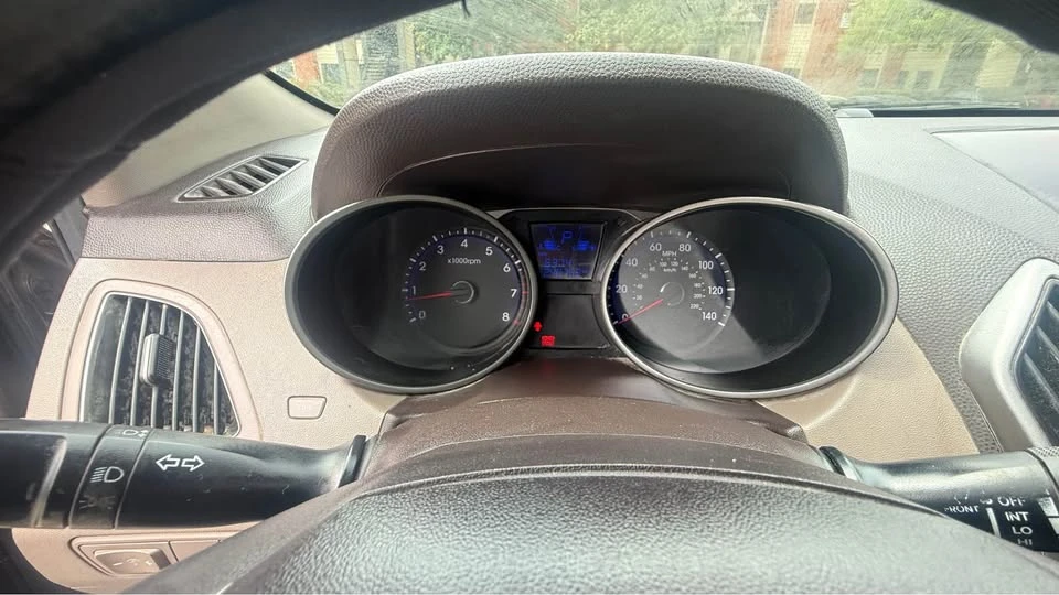 2012 Hyundai Tucson - Image 14 of 16