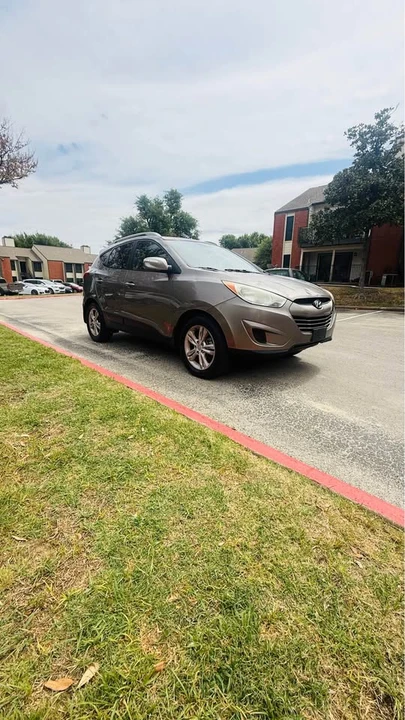 2012 Hyundai Tucson - Image 2 of 16
