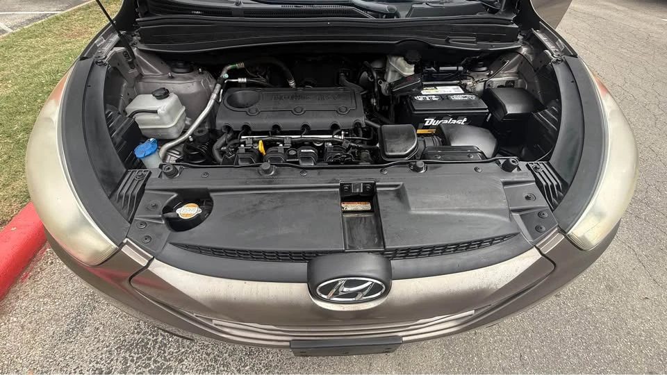 2012 Hyundai Tucson - Image 11 of 16