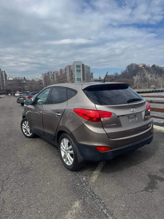 2012 Hyundai Tucson - Image 4 of 10