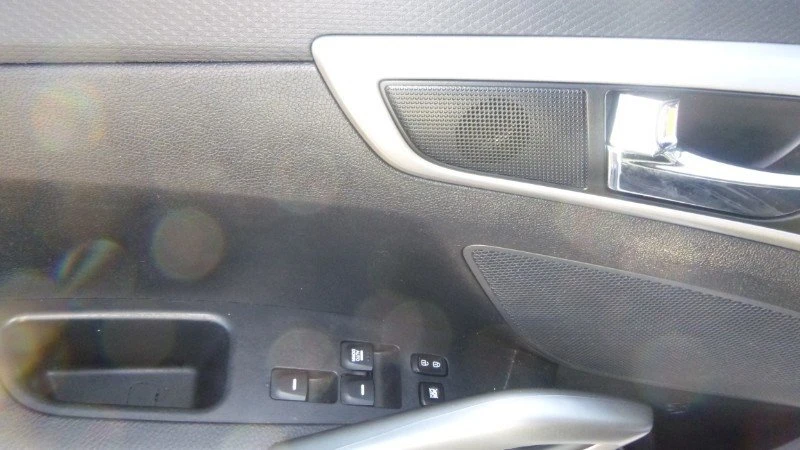 2012 Hyundai Veloster - Image 11 of 18