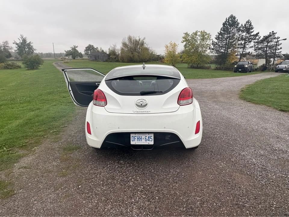 2012 Hyundai Veloster - Image 4 of 11