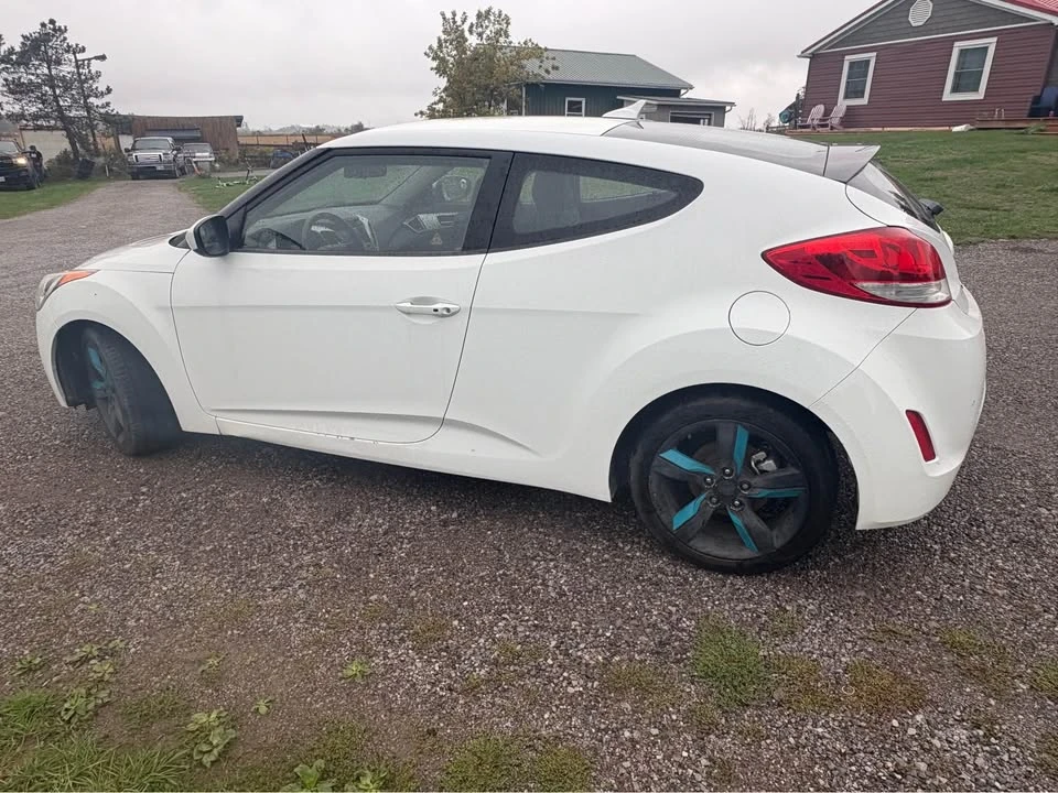 2012 Hyundai Veloster - Image 2 of 11