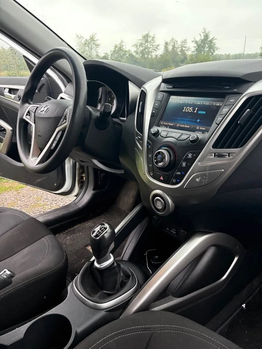 2012 Hyundai Veloster - Image 6 of 11