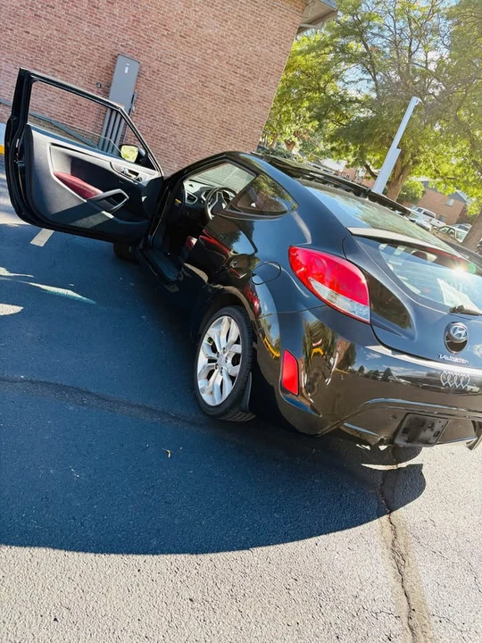 2012 Hyundai Veloster - Image 3 of 12