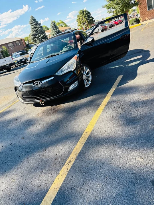 2012 Hyundai Veloster - Image 10 of 12