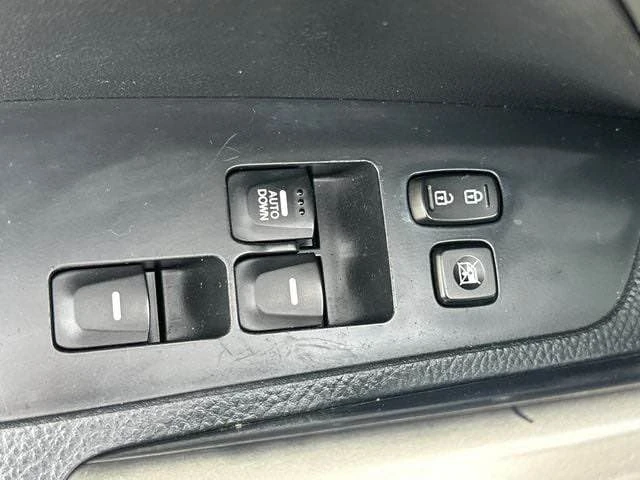 2012 Hyundai Veloster - Image 8 of 9