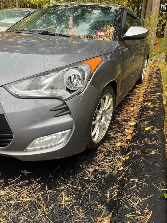 2012 Hyundai Veloster - Image 2 of 5