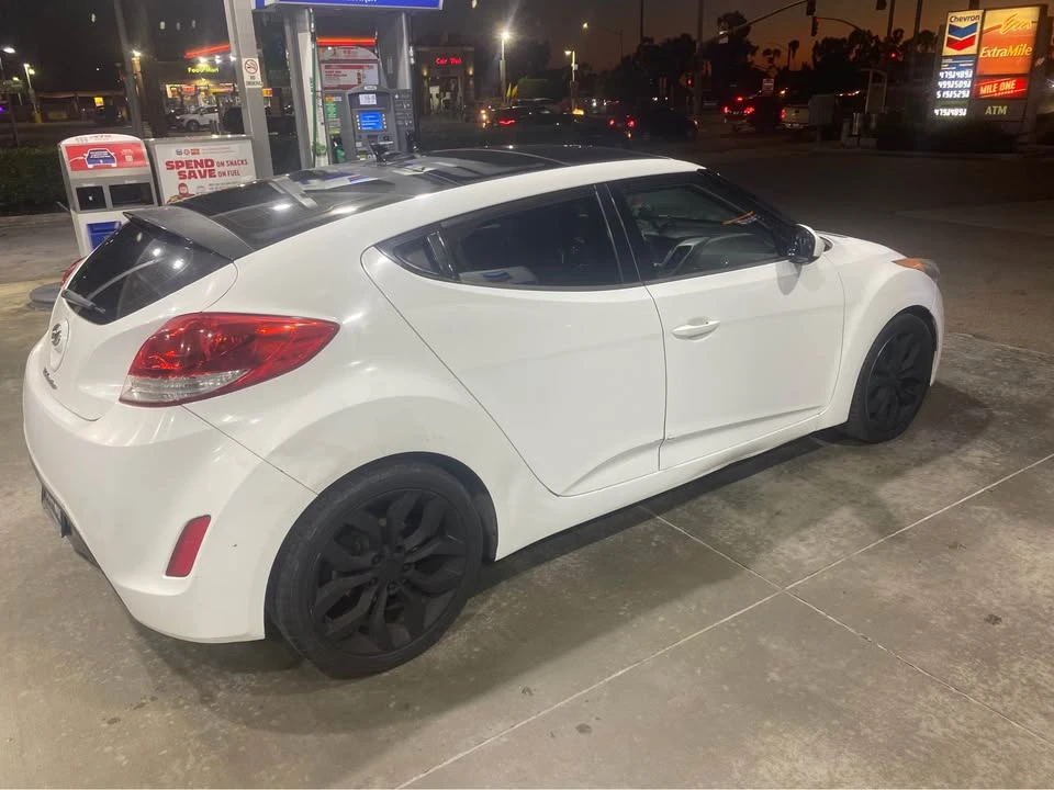 2012 Hyundai Veloster - Image 4 of 10