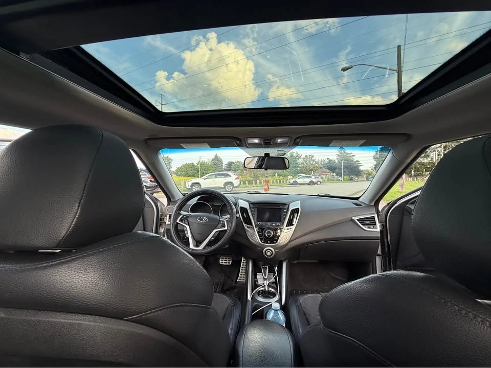 2012 Hyundai Veloster - Image 6 of 7