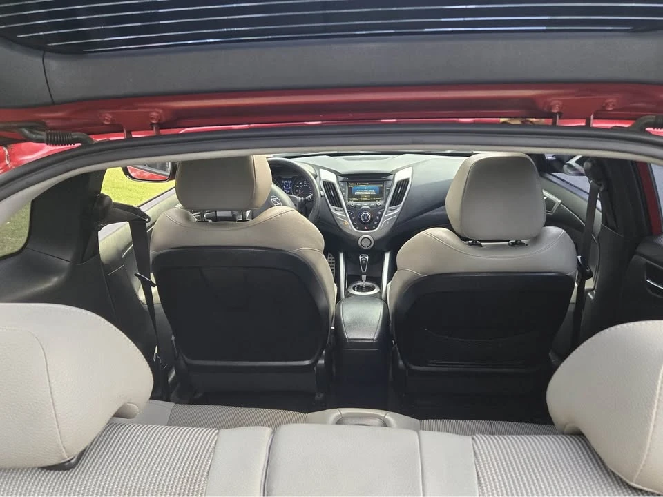 2012 Hyundai Veloster - Image 10 of 15
