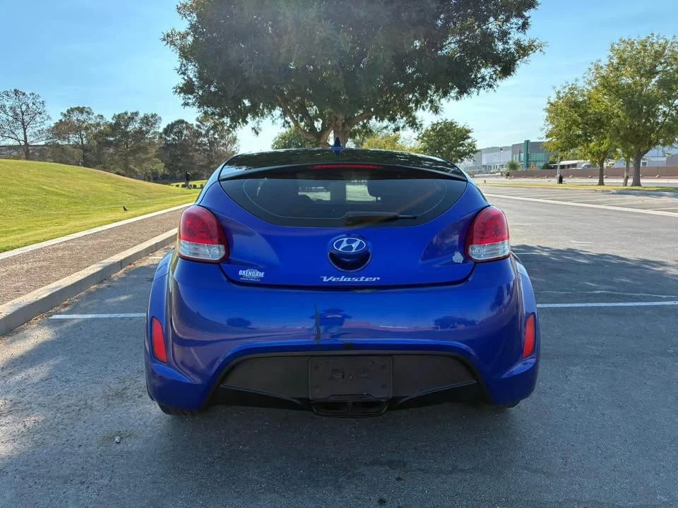 2012 Hyundai Veloster - Image 2 of 13