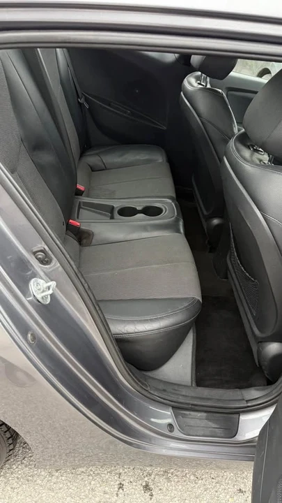 2012 Hyundai Veloster - Image 15 of 17