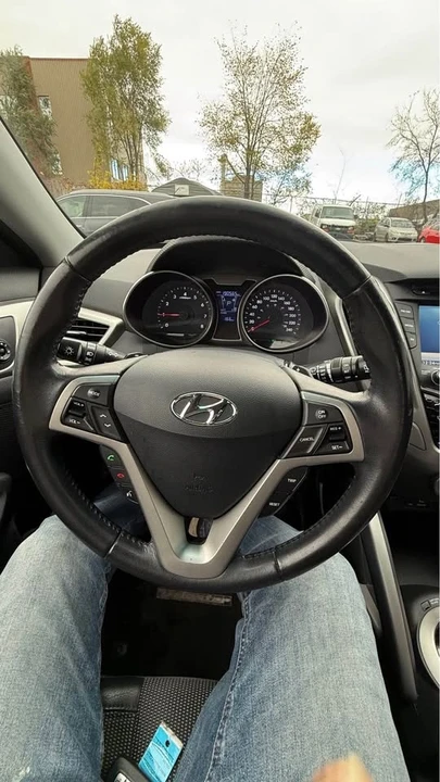 2012 Hyundai Veloster - Image 10 of 17
