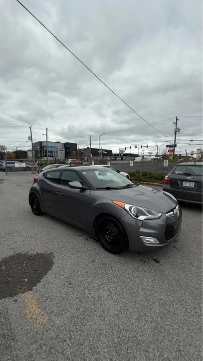 2012 Hyundai Veloster - Image 8 of 17