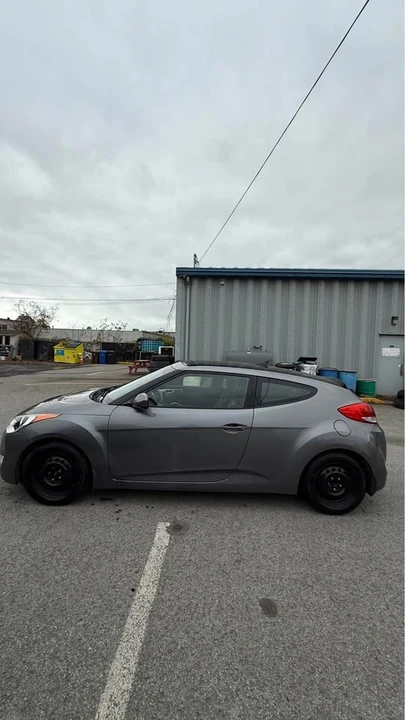2012 Hyundai Veloster - Image 3 of 17