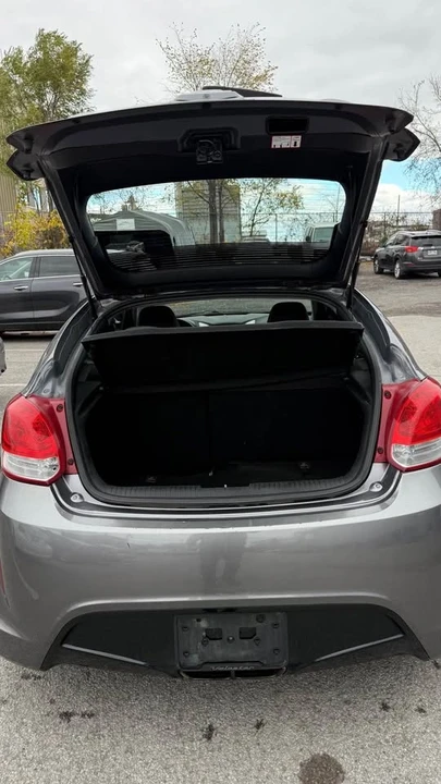 2012 Hyundai Veloster - Image 9 of 19