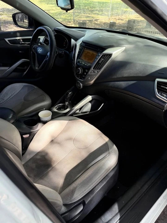 2012 Hyundai Veloster - Image 9 of 11
