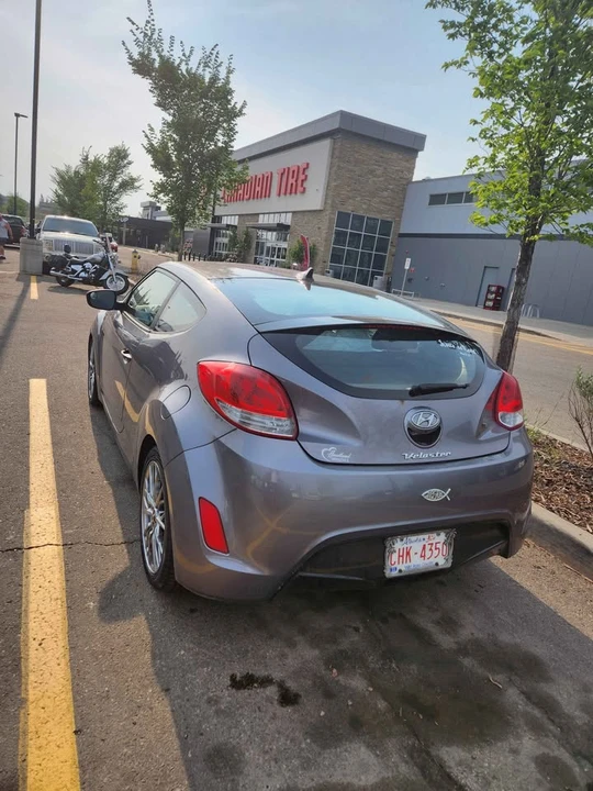 2012 Hyundai Veloster - Image 10 of 12