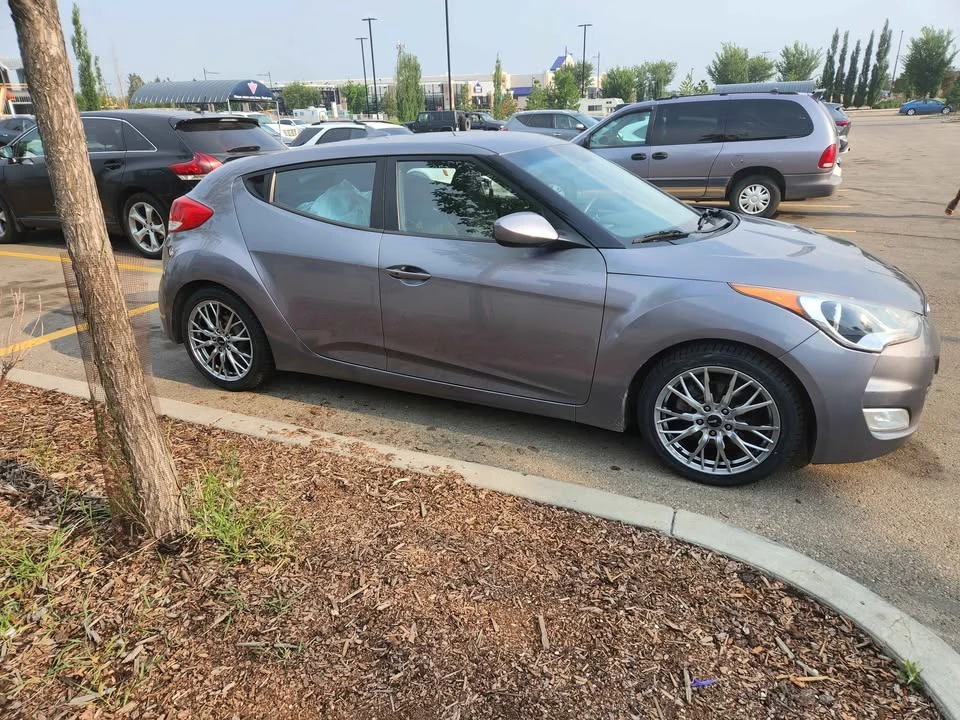 2012 Hyundai Veloster - Image 9 of 12