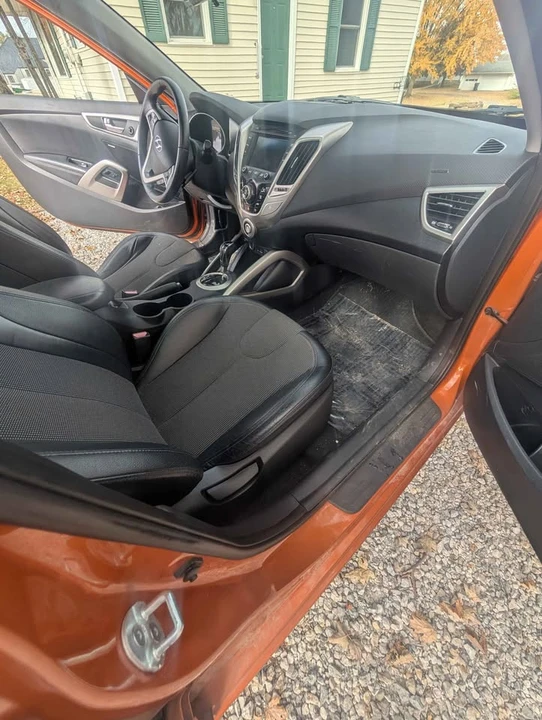 2012 Hyundai Veloster - Image 18 of 20