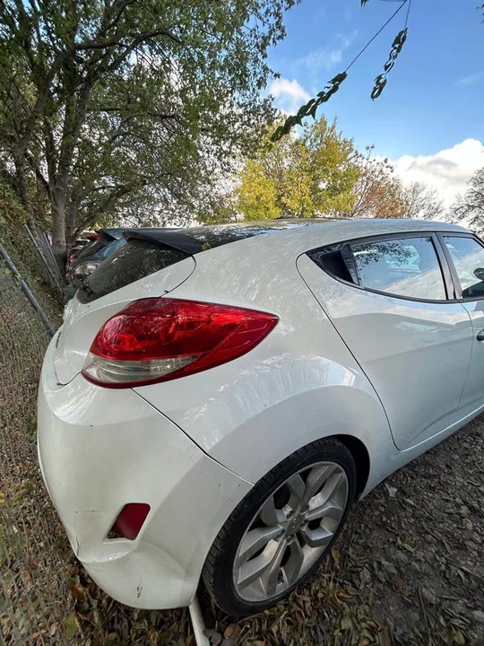 2012 Hyundai Veloster - Image 7 of 12