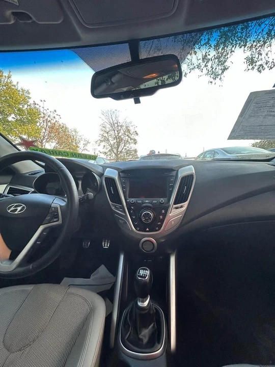 2012 Hyundai Veloster - Image 11 of 12