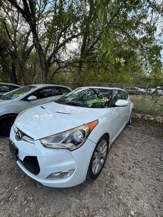 2012 Hyundai Veloster - Image 2 of 12