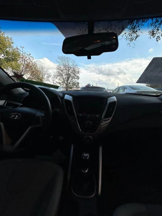 2012 Hyundai Veloster - Image 6 of 12