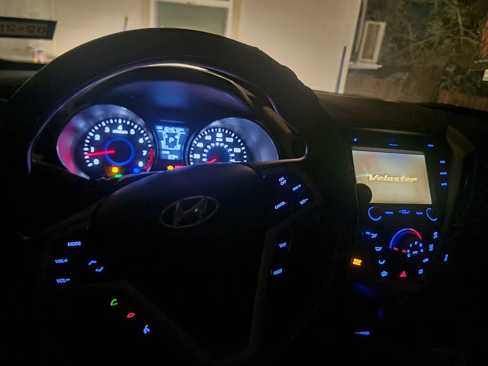 2012 Hyundai Veloster - Image 2 of 3
