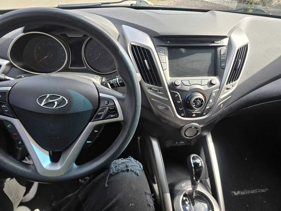 2012 Hyundai Veloster - Image 6 of 7