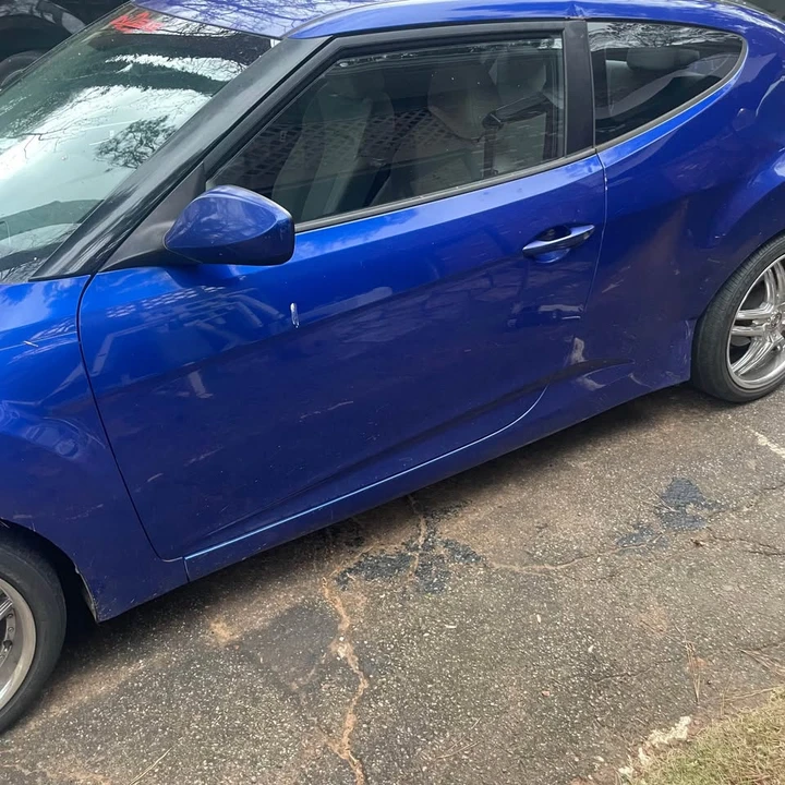 2012 Hyundai Veloster - Image 2 of 3