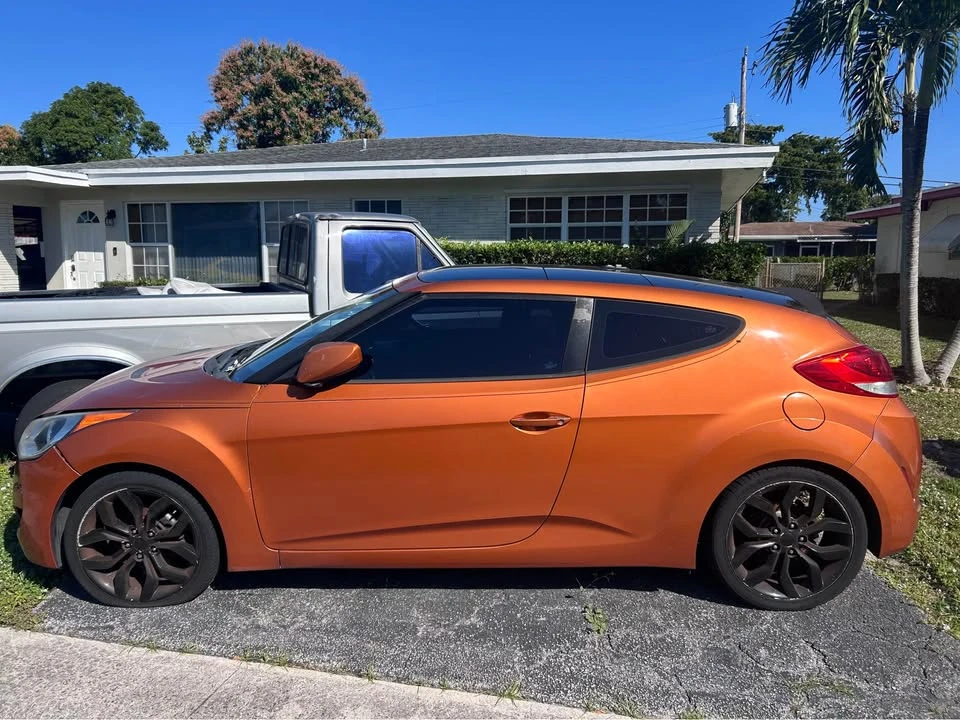 2012 Hyundai Veloster - Image 2 of 4