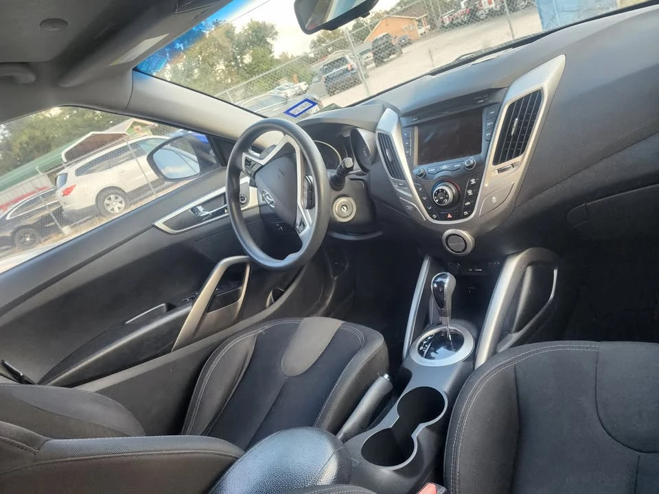 2012 Hyundai Veloster - Image 11 of 16