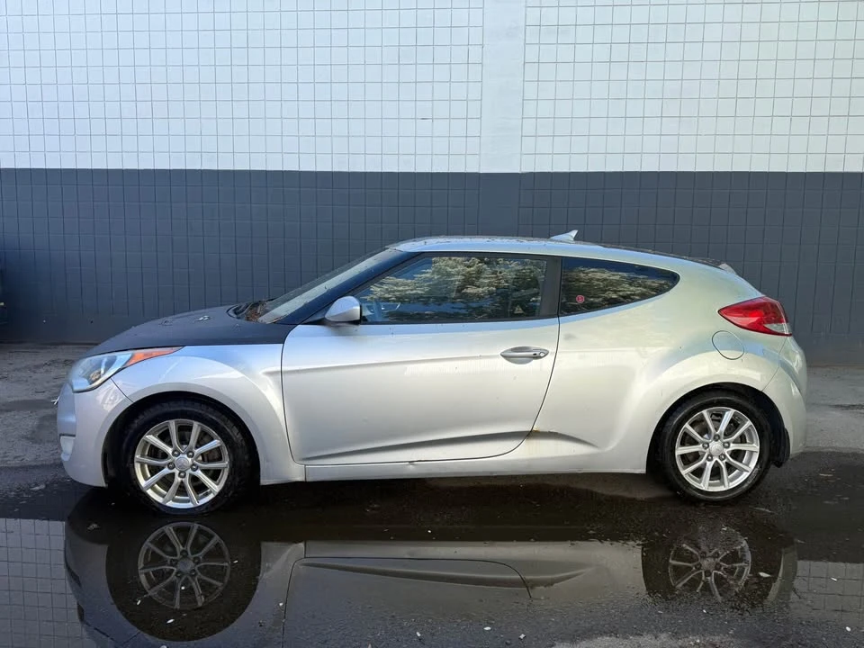 2012 Hyundai Veloster - Image 2 of 4