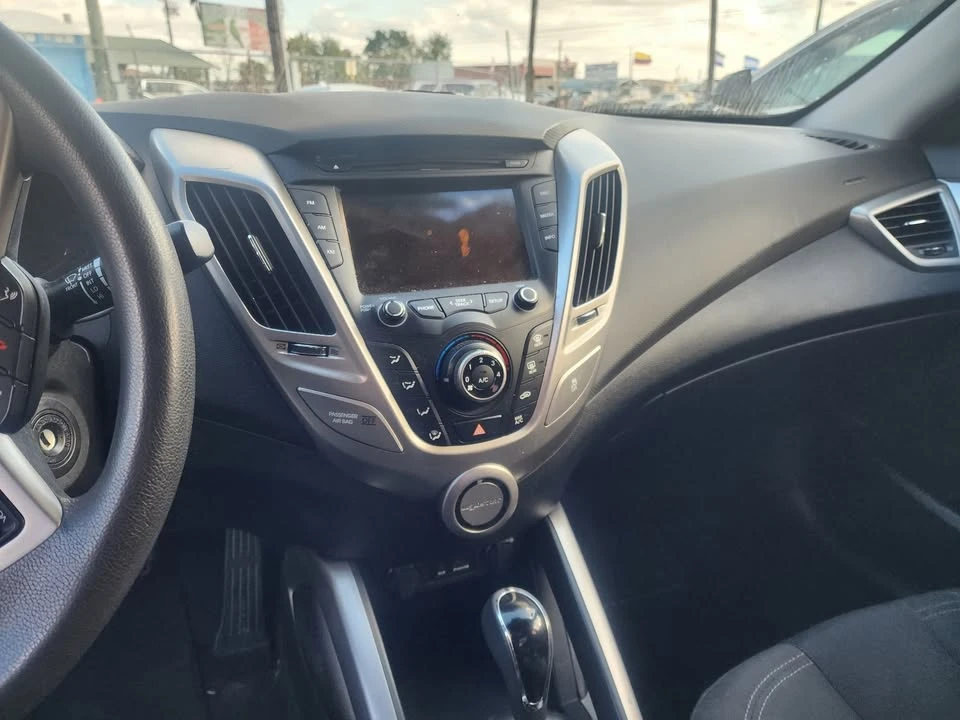 2012 Hyundai Veloster - Image 14 of 16