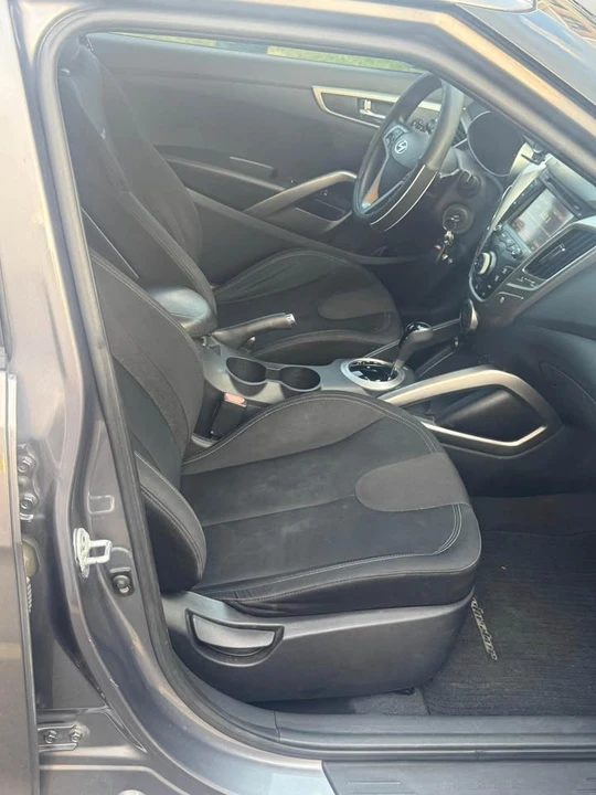 2012 Hyundai Veloster - Image 2 of 4