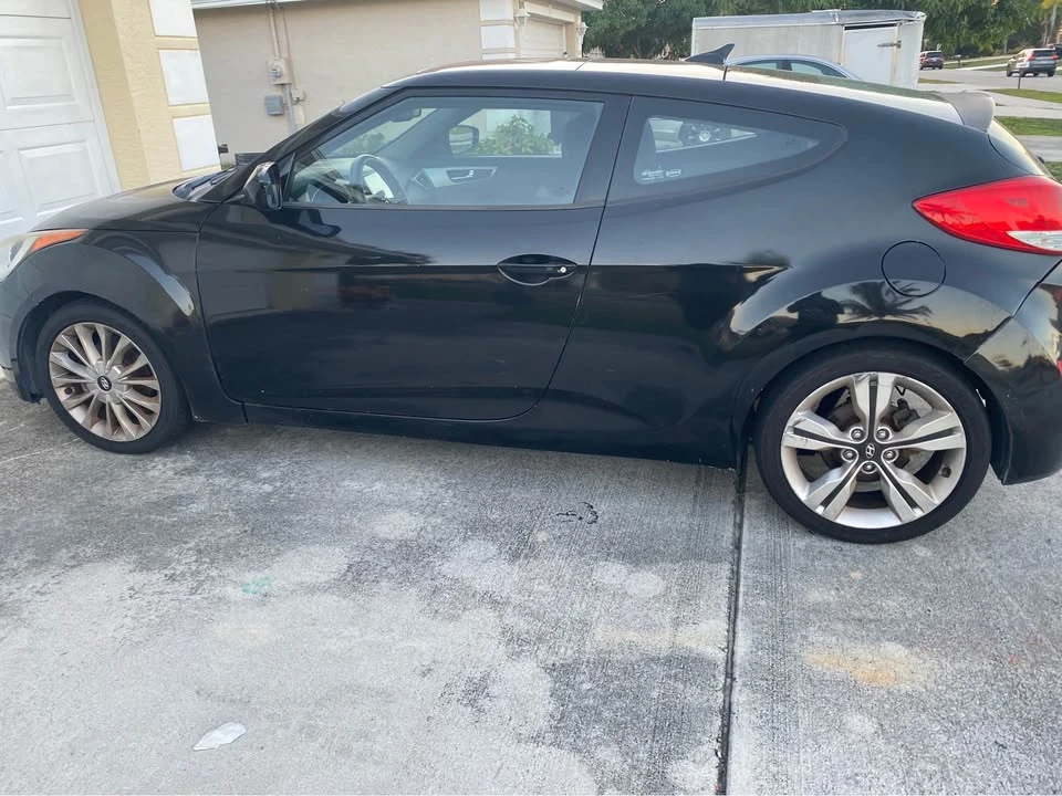 2012 Hyundai Veloster - Image 2 of 5
