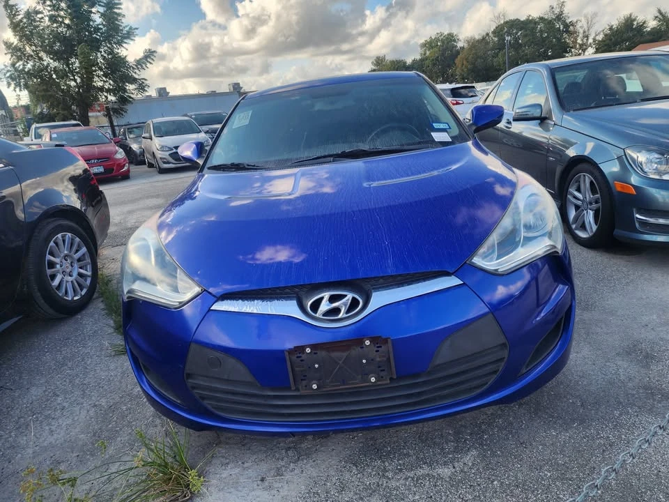 2012 Hyundai Veloster - Image 2 of 16